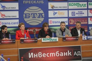 03.12.2012snimka ot pressconferenciata
